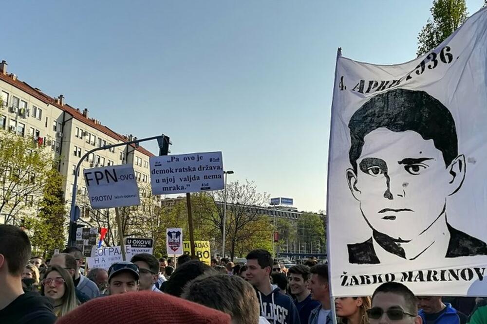 Transparent sa likom Žarka Marinovića viđen je i na studentskim protestima „1 od 5 miliona“ u Beogradu u junu 2019. godine, Foto: BBC