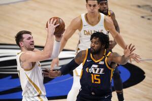 Dončić i Dalas trojkama zaustavili Jutu, Bruklinu gradski derbi