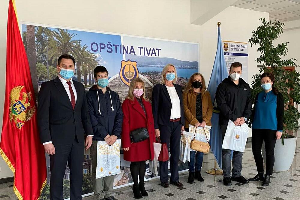 Prijem đaka i profesora SMŠ "Mladost Tivat", Foto: Opština Tivat