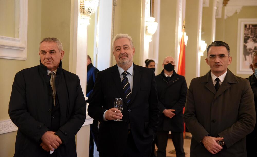 Ako ne prođe smjena, otvara se pitanje premijerovog povlačenja Leutar.net Krivokapić sa Leposavićem i ministrom Ratkom Mitrovićem