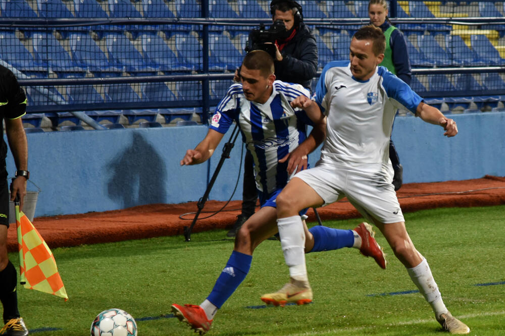 Duel Bogdana Milića (Budućnost) i Anđela Rudovića (Dečić) u oktobarskom duelu pod Goricom, Foto: Luka Zeković