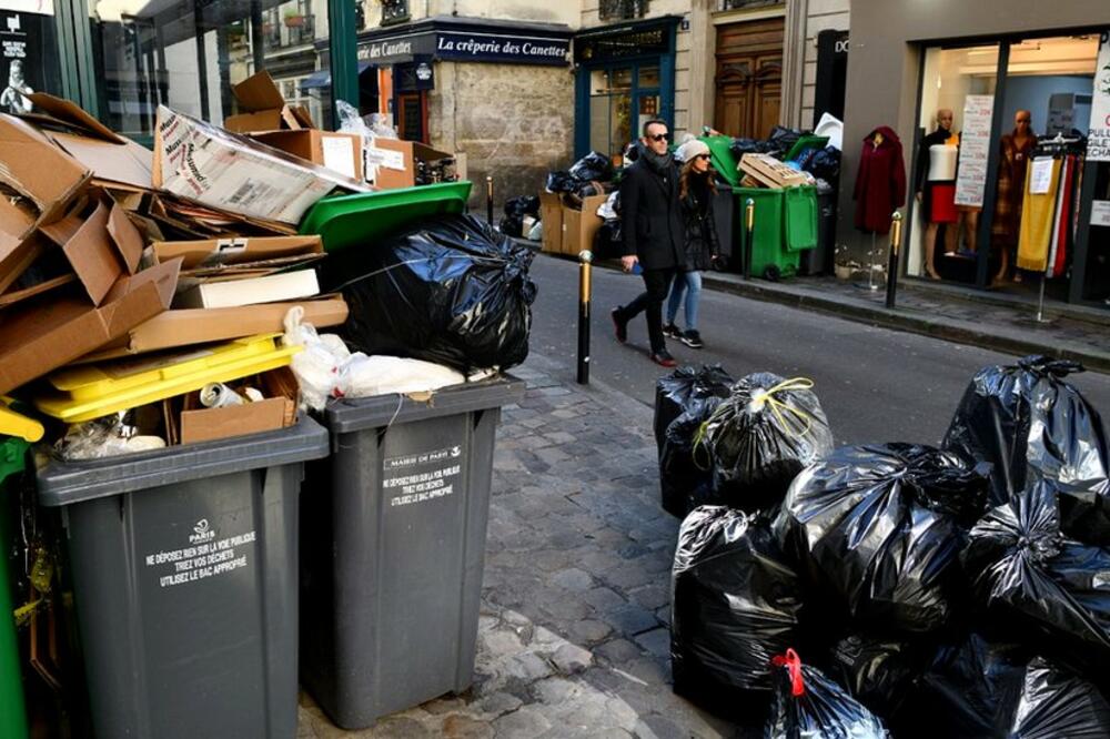 Građani se bune protiv smeća na ulicama, ali i protiv grafita, Foto: Getty Images