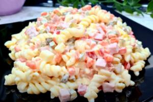 Sočno i brzo: Jogurt salata sa makaronama