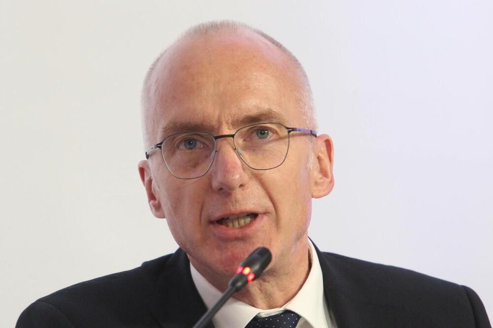 Šib, Foto: Betaphoto