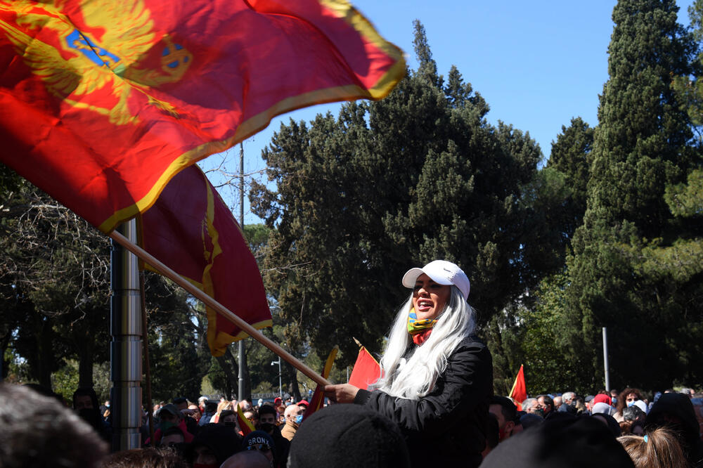 Protest ispred Vlade, Foto: Boris Pejović