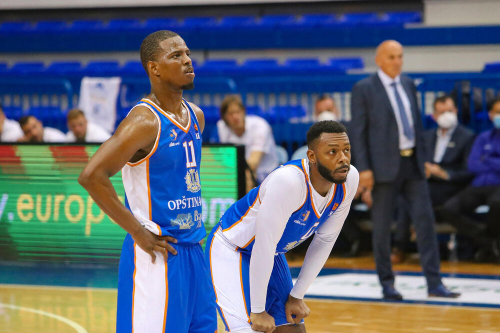 Ajzea Vajthed, Džejkob Pulen i Mihailo Pavićević na utakmici sa Cedevita Olimpijom, Foto: KK Mornar/Media Pro