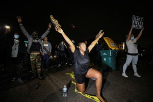 Protesti u Mineapolisu: Demonstranti optužuju policiju za smrt...