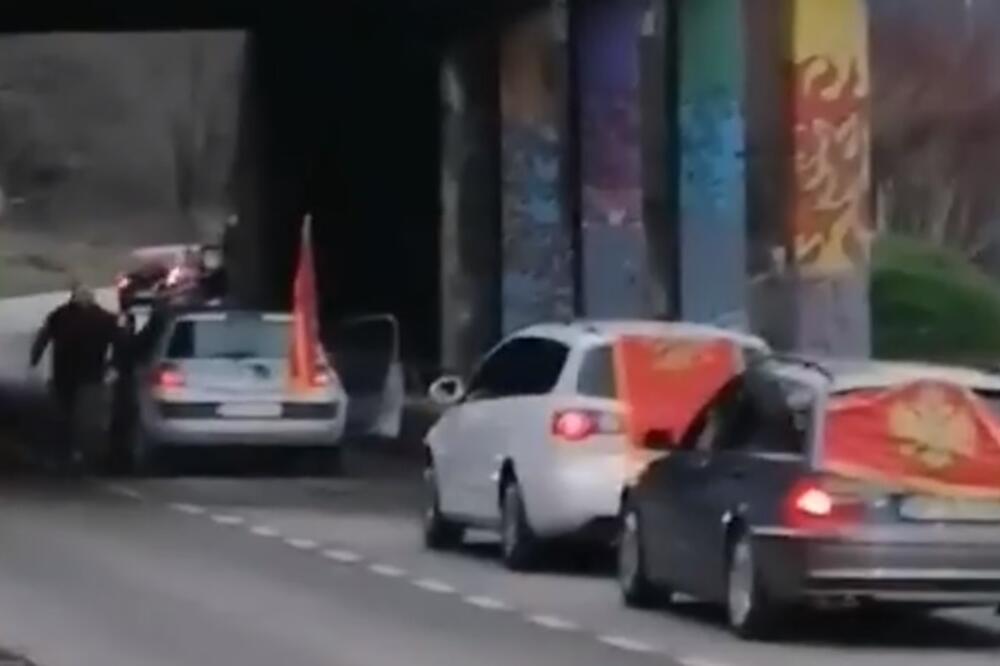 Trenutak prolaska auto kolone kroz Rakonje, Foto: Printscreen