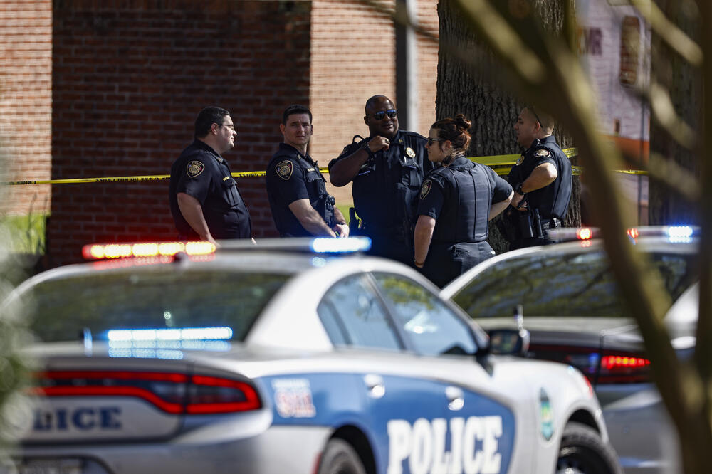 Policija na mjestu pucnjave, Foto: AP