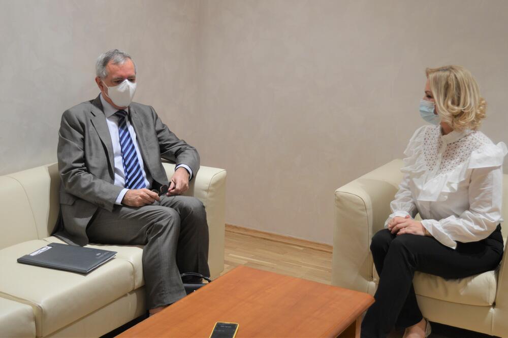 Sastanak Borovinić Bojović i ambasadora Adamsa, Foto: Ministarstvo zdravlja