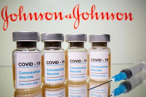 FDA preporučila pauzu u korišćenju vakcine Džonson i Džonson