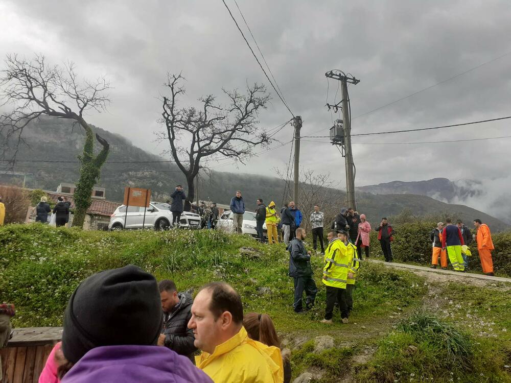 <p>Djevojčica je nađena u šumarku između tunela Vrmac i objekta KIPS-a u industrijskoj zoni Kotora</p>