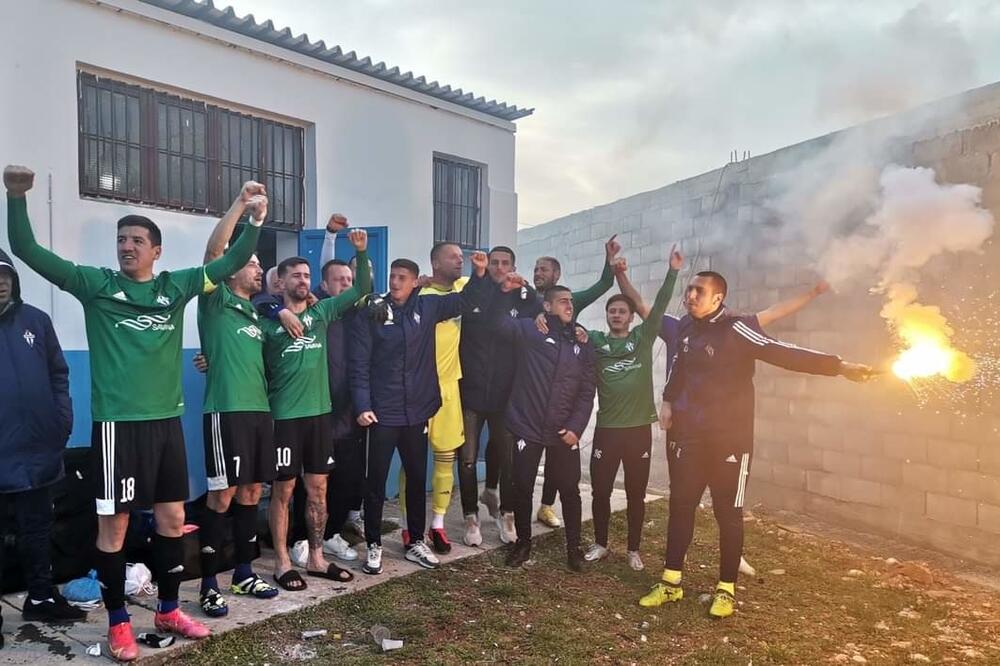 Fudbaleri Budućnosti nakon osvajanja pete titule prvaka Crne Gore, Foto: FK Budućnost