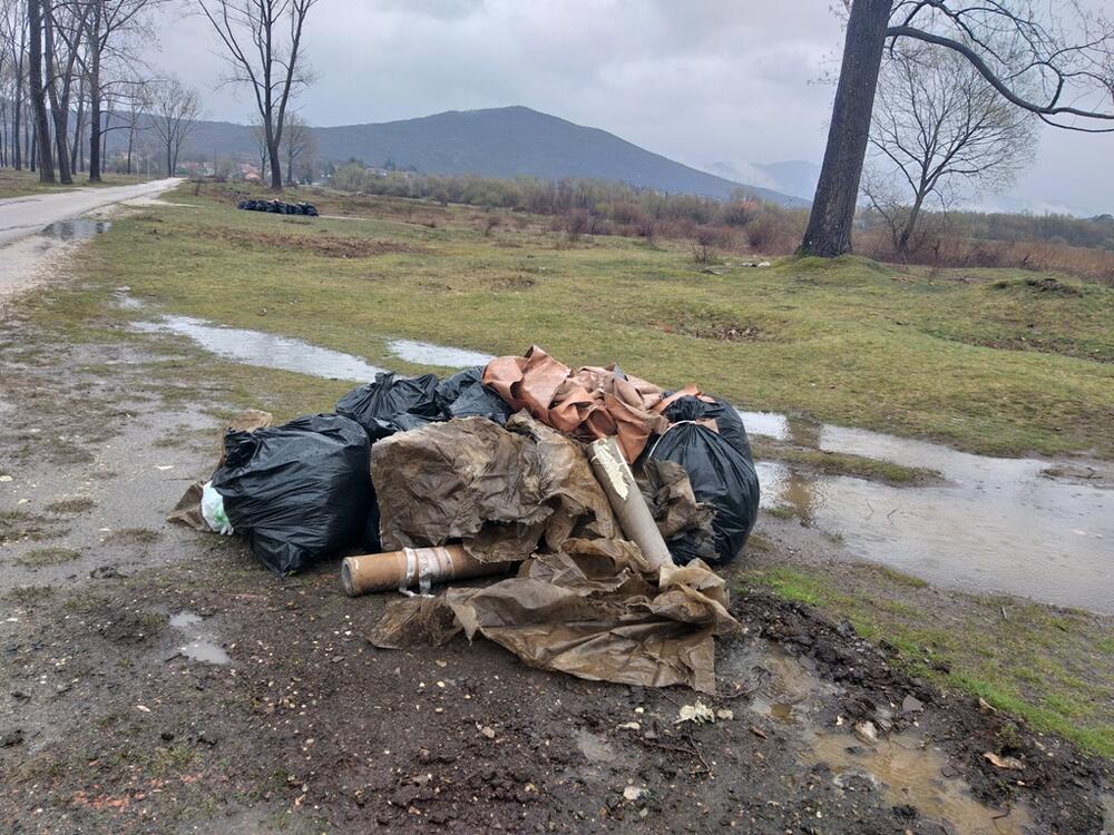 <p>Elektroprivreda pohvalila doprinos mladih ljudi u cilju očuvanja i zaštite životne sredine. Poručili su da su uvijek spremni da izađu u susret svima koji brinu o životnoj sredini i rade na podizanju ekološke svijesti građana</p>