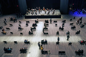 Prvi koncert Njujorške filharmonije pred publikom poslije 13...