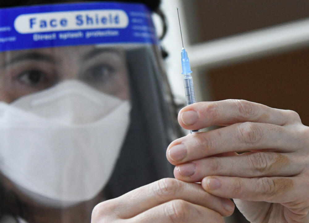 Spremno 10 mobilnih punktova za masovnu vakcinaciju, Foto: Savo Prelević