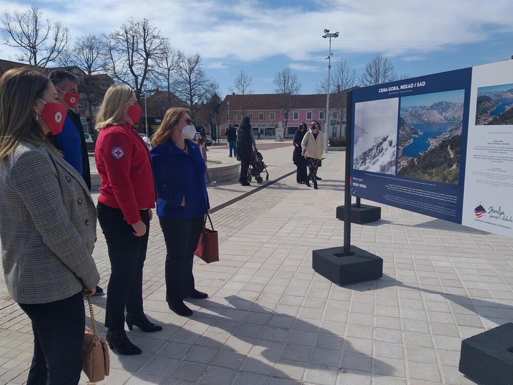 <p>„Nakon Prvog svjetskog rata ljekari i medicinsko osoblje SAD-a došlo je u Crnu Goru kako bi ovdašnjem narodu pružilo pomoć. I danas kada se svi suočavamo sa zdravstvenom krizom drago mi je da Crveni krst pokazuje da može da se nosi s izazovima. Naši odnosi su snažni kao i uvijek“</p>