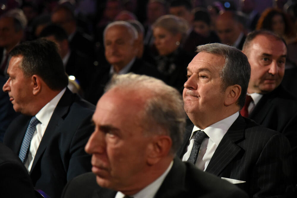 Stanković, iza njega Mugoša, Foto: Boris Pejović