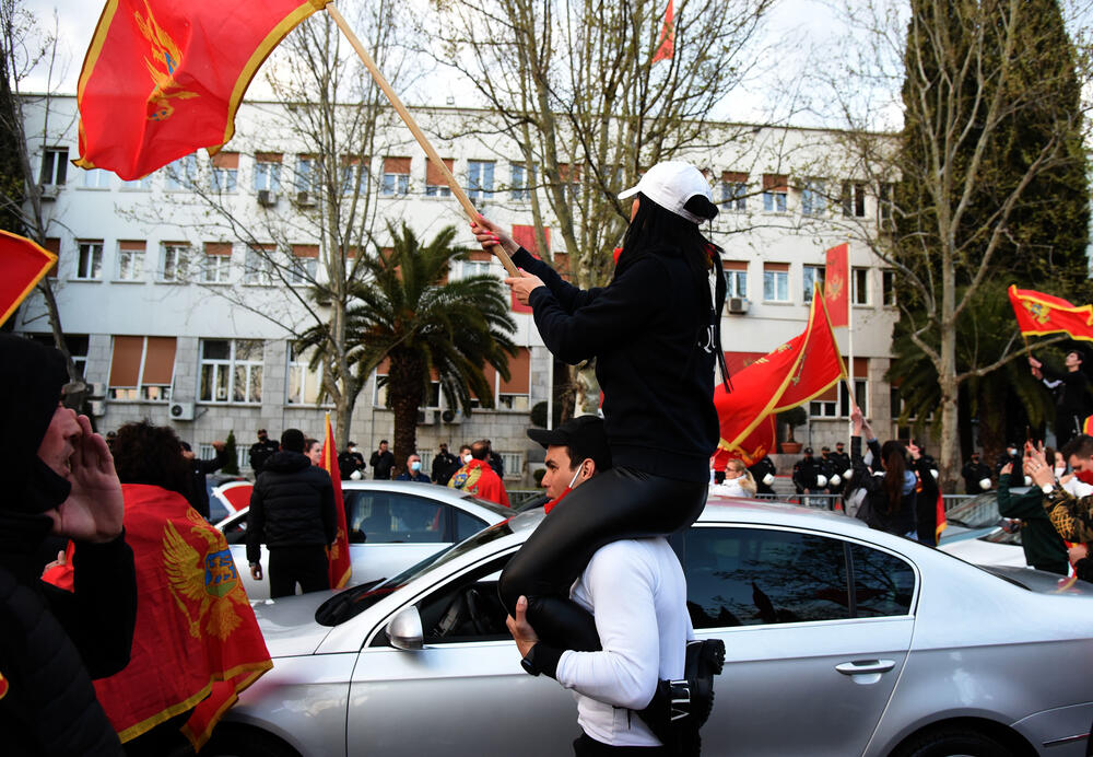 <p>Svake nedjelje, kako je ranije najavljeno, organizovaće se skupovi, uz poruku "da slobodna i vječna Crna Gora nikada neće nestati"</p>