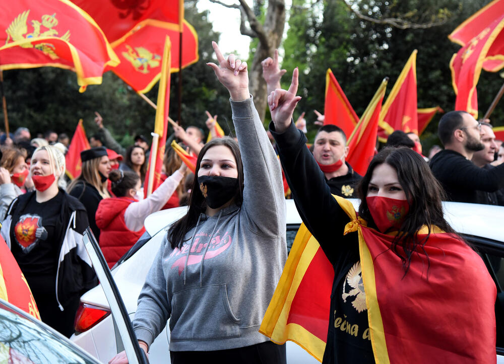 <p>Svake nedjelje, kako je ranije najavljeno, organizovaće se skupovi, uz poruku "da slobodna i vječna Crna Gora nikada neće nestati"</p>