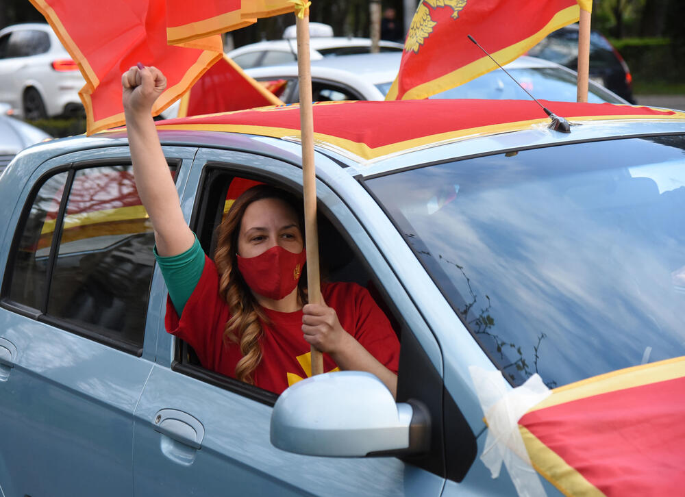 <p>Svake nedjelje, kako je ranije najavljeno, organizovaće se skupovi, uz poruku "da slobodna i vječna Crna Gora nikada neće nestati"</p>