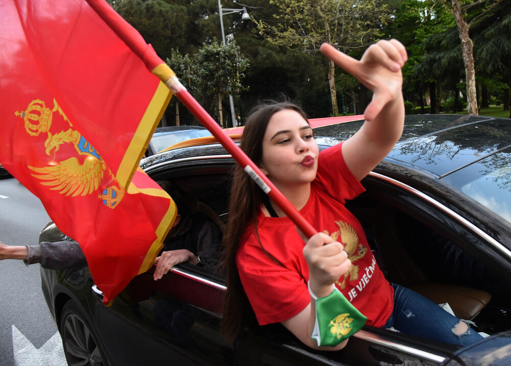 <p>Svake nedjelje, kako je ranije najavljeno, organizovaće se skupovi, uz poruku "da slobodna i vječna Crna Gora nikada neće nestati"</p>