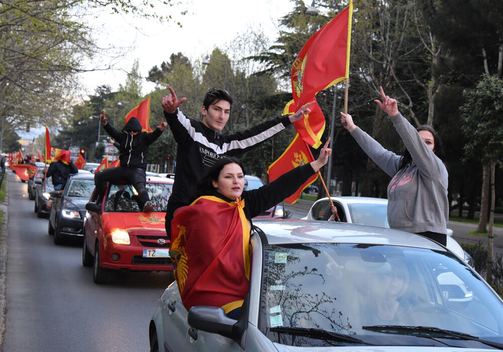 <p>Svake nedjelje, kako je ranije najavljeno, organizovaće se skupovi, uz poruku "da slobodna i vječna Crna Gora nikada neće nestati"</p>