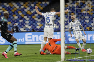 Napoli zaustavio veliku seriju Intera