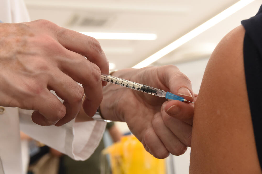 Vakcinacija na punktu u Podgorici, Foto: Savo Prelević