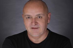 Naslovnica kanadskog magazina dar domovini