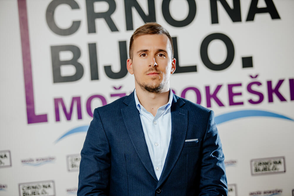 Agić, Foto: Crno na bijelo