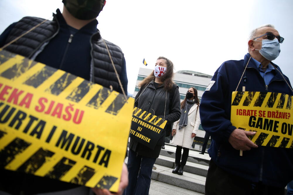 Sa protesta u Sarajevu zbog kašnjenja vakcina, Foto: Reuters