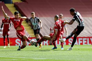 Još jedan udarac Liverpulu, Njukasl do boda u 95. minutu