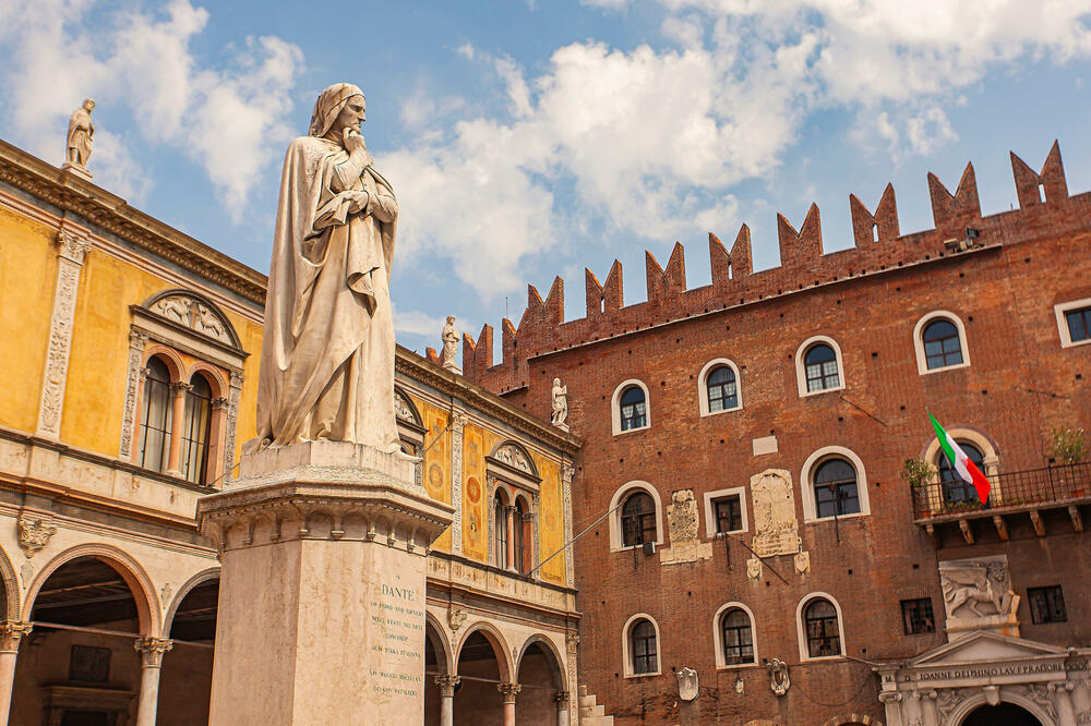 Danteova statua u Veroni, Foto: Shutterstock