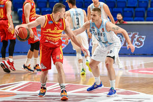 Podgorica bez šansi u revanšu, Kadijin Spars prvi finalista