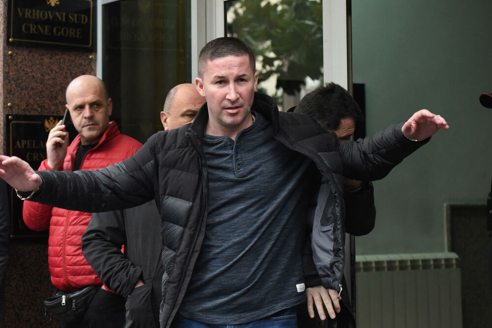 Pantović ispred zgrade Višeg suda, Foto: SAVO PRELEVIC