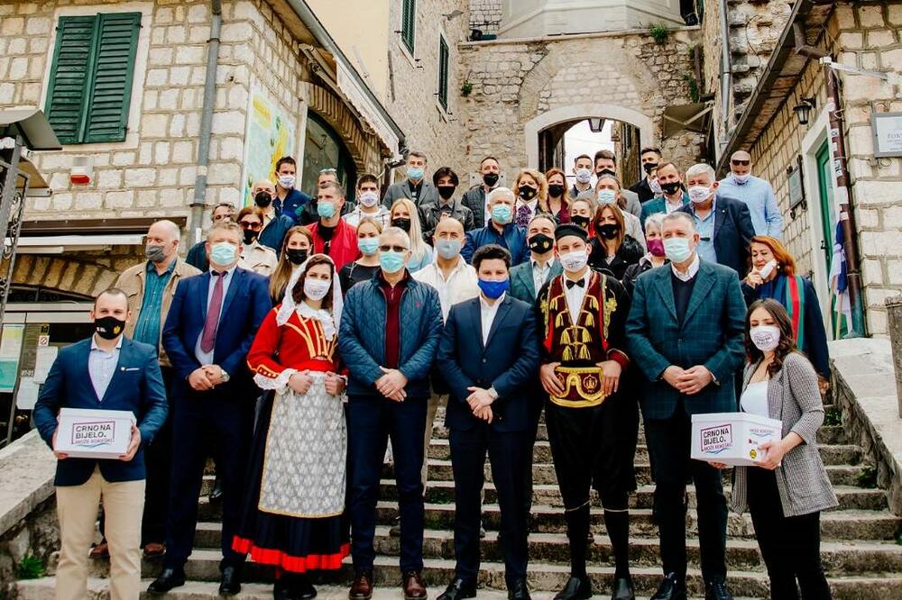 Foto: Crno na bijelo - Može Bokeški
