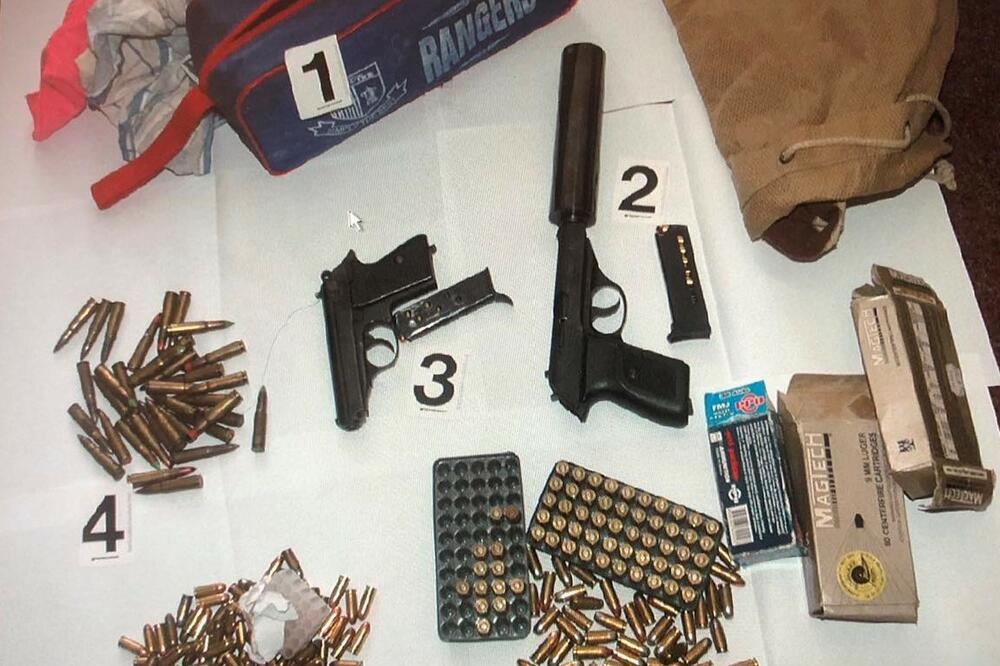 Pronađeno oružje i municija, Foto: Uprava policije