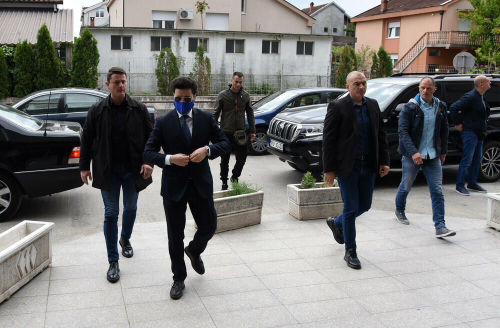<p>Potpredsjednik Vlade poručio da će Crna Gora uspjeti da se izbori sa organizovanim kriminalom. Rekao je da bi ponovio svoju izjavu o postupku sudije Miroslava Bašovića, bez obzira na kritike</p>
