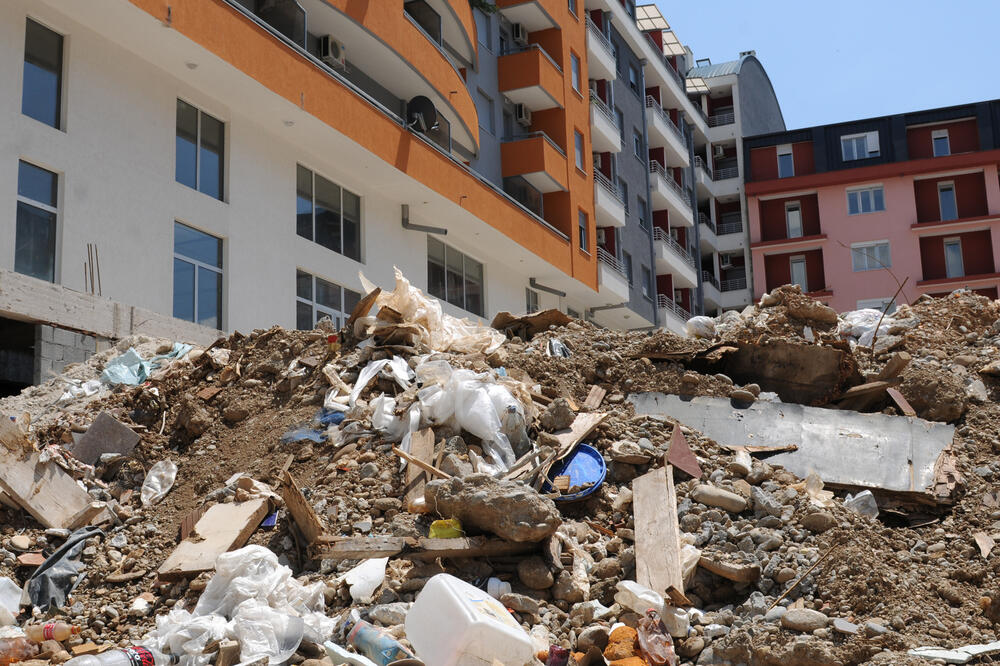 Novogradnja u Podgorici, Foto: Savo Prelevic