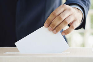 Državna izborna komisija apeluje na MUP da informišu birače o...