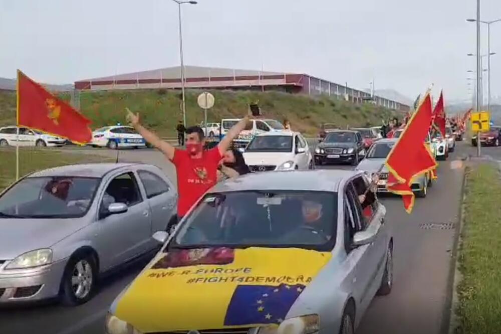 Učesnici auto-kolone u Podgorici, Foto: screenshot