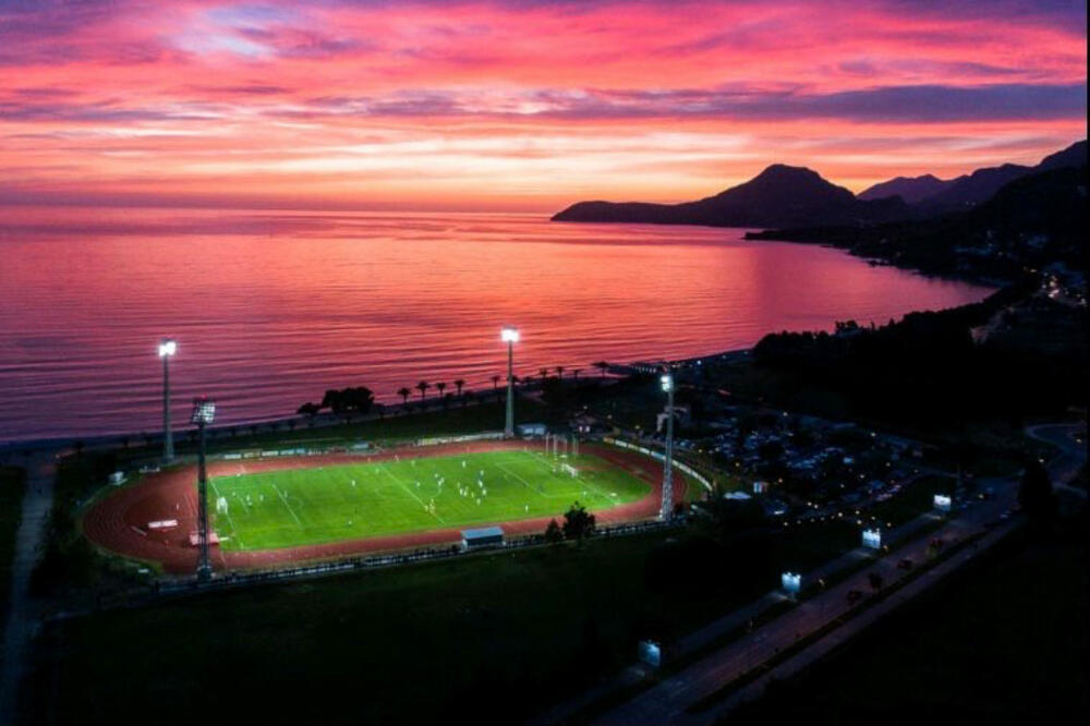 U Baru se prvi put igralo pod reflektorima: fotografija sa drona, Foto: FK Mornar