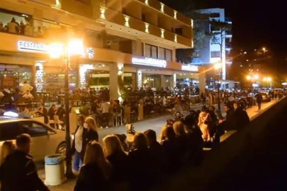 Gužva na Pristanu kao u špicu sezone, Foto: Facebook/Cano Karamanaga