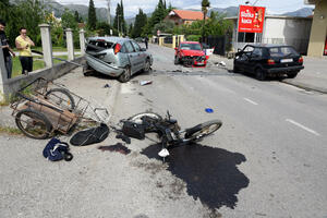 Udes u Podgorici: Tri osobe povrijeđene, u nezgodi učestvovalo...