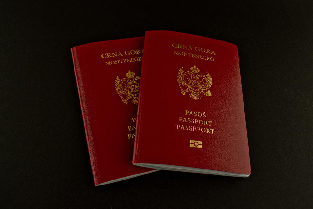 : Državljanstvo čeka i oko 10.000 stranaca koji su u braku sa crnogorskim državljanima, Foto: Shutterstock