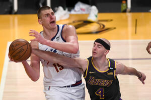 Čikago ne može bez Vučevića, Denver poražen od Lejkersa