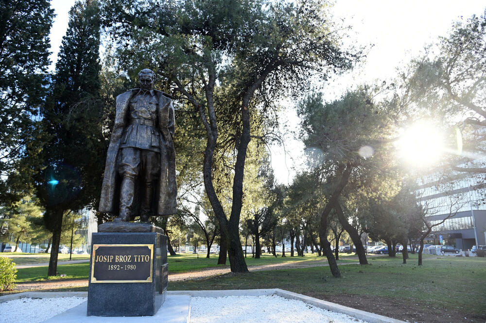 Spomenik Titu u Podgorici, Foto: Boris Pejović