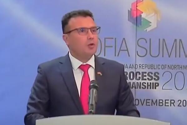 Zaev se vakcinisao Sinofarmom: Vjerujem da ćemo do početka ljeta...