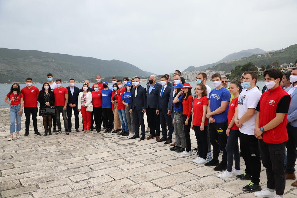 Koalicija "Ni lijevo, ni desno. Pravac Novi", Foto: Koalicija Ni lijevo, ni desno. Pravac Novi